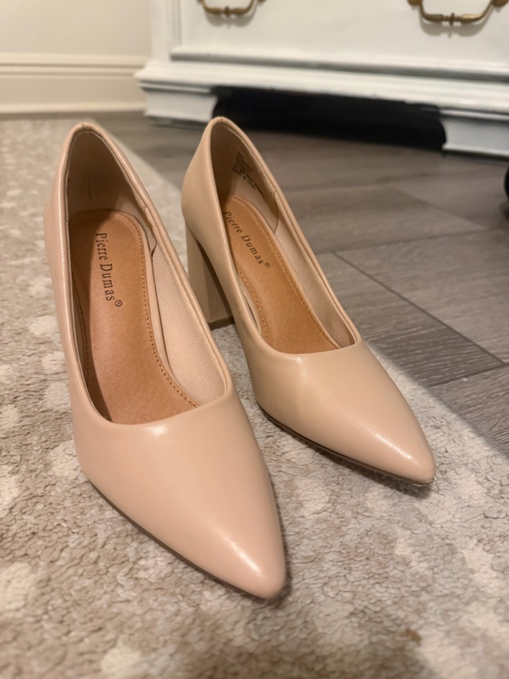 Pierre Dumas Nude chunky heel pointed toe pump 5.5 no flaws